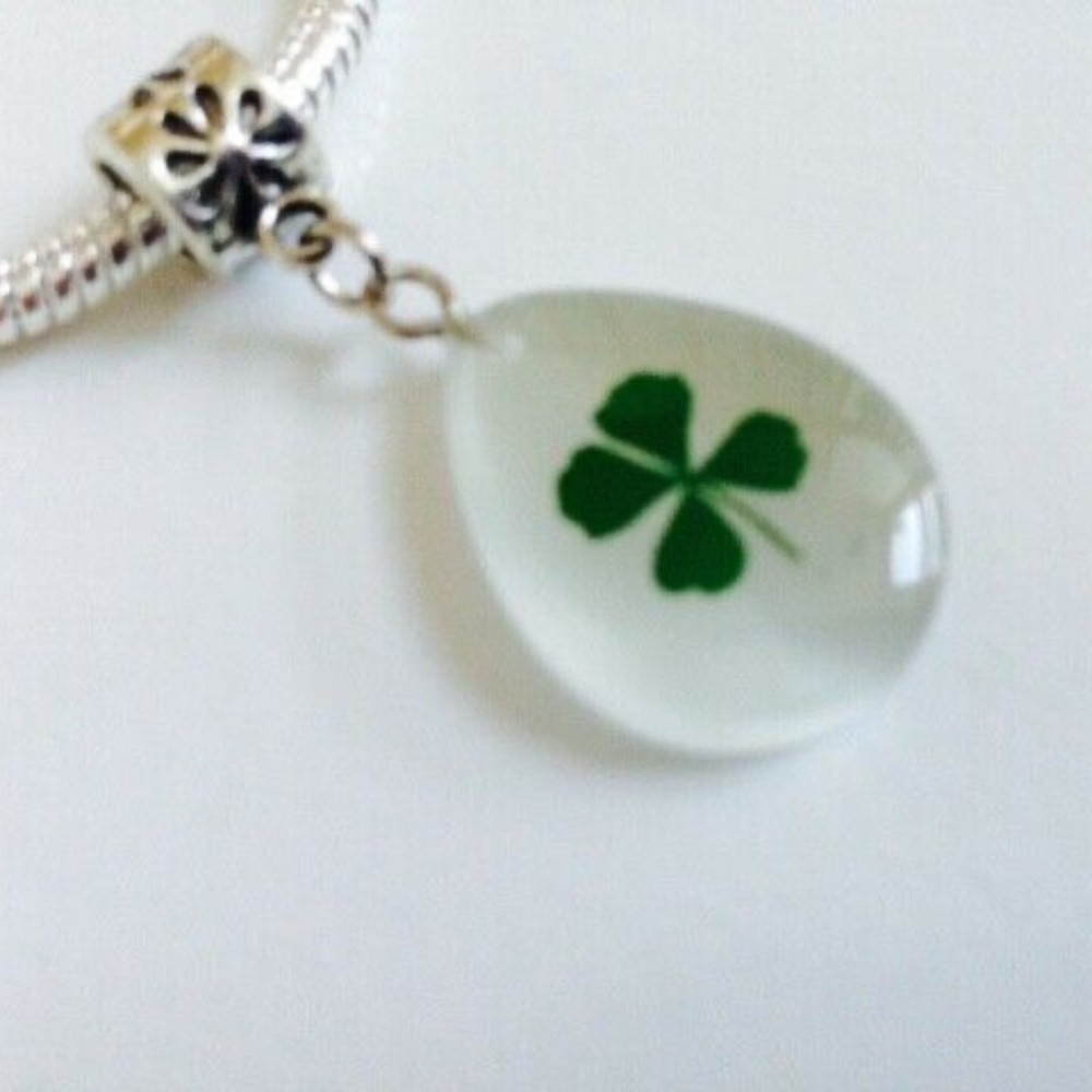 Four Leaf Clover Dangling Charm Bead For European Style Charm Bracelets
